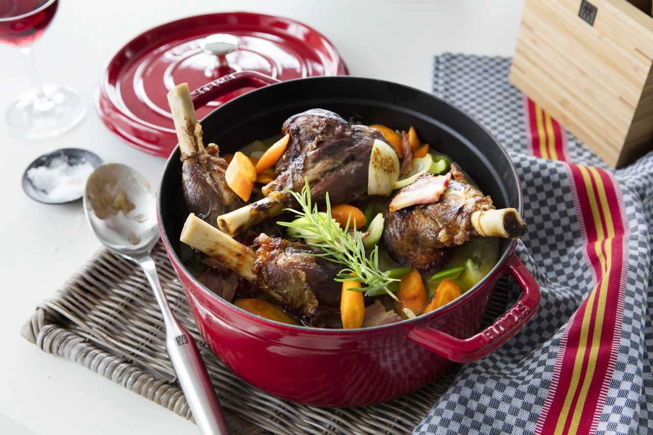 Staub Cocotte kirschrot 24 cm 2