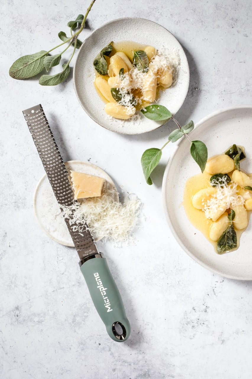 Microplane Parmesan und Zesterreibe Premium eucalyptus-grün eucalyptus / grün 2