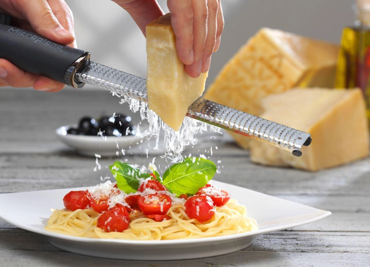 Microplane Parmesan und Zesterreibe Premium schwarz schwarz 2
