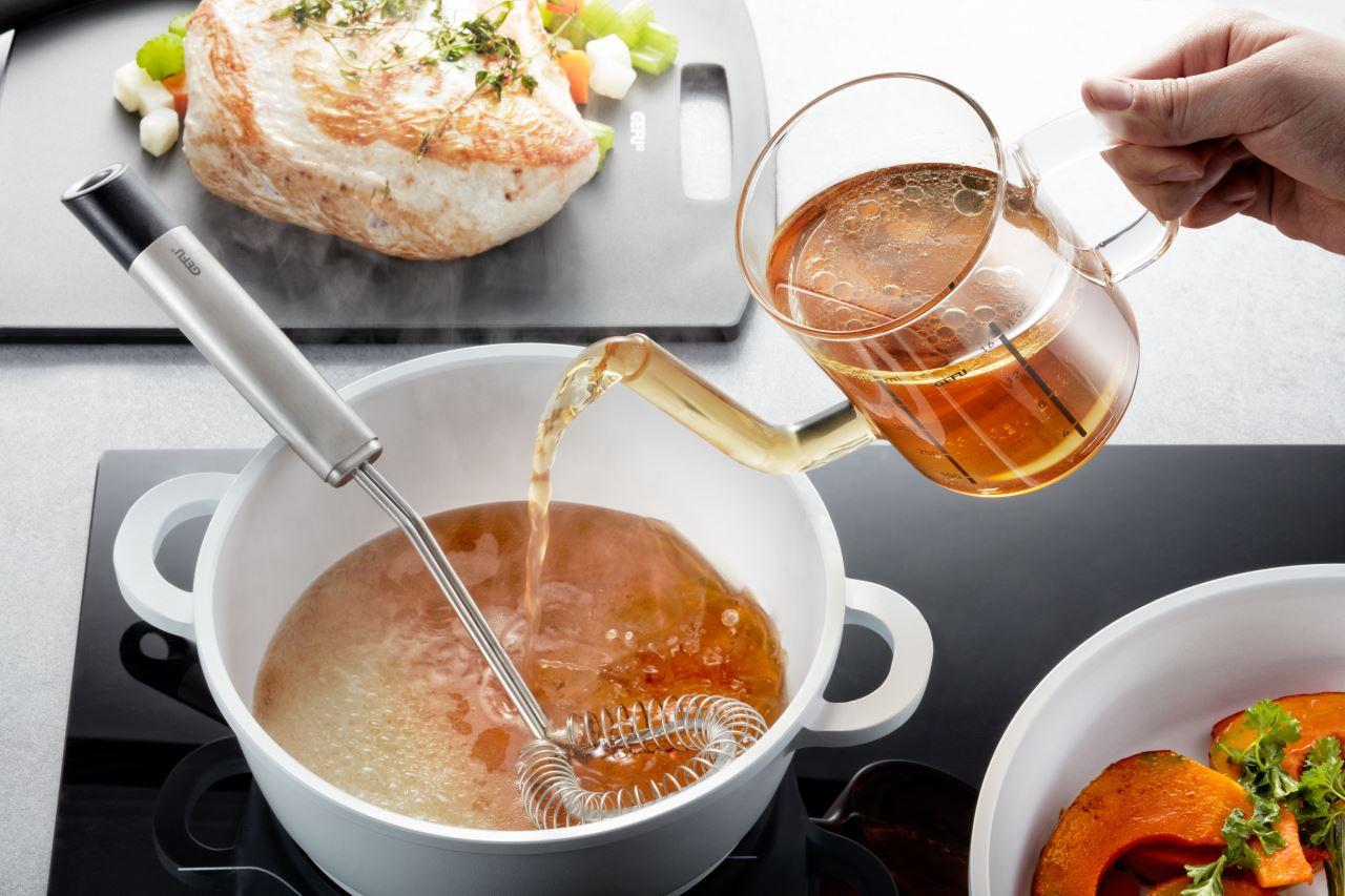 Gefu Fetttrennkanne mit Sieb 2